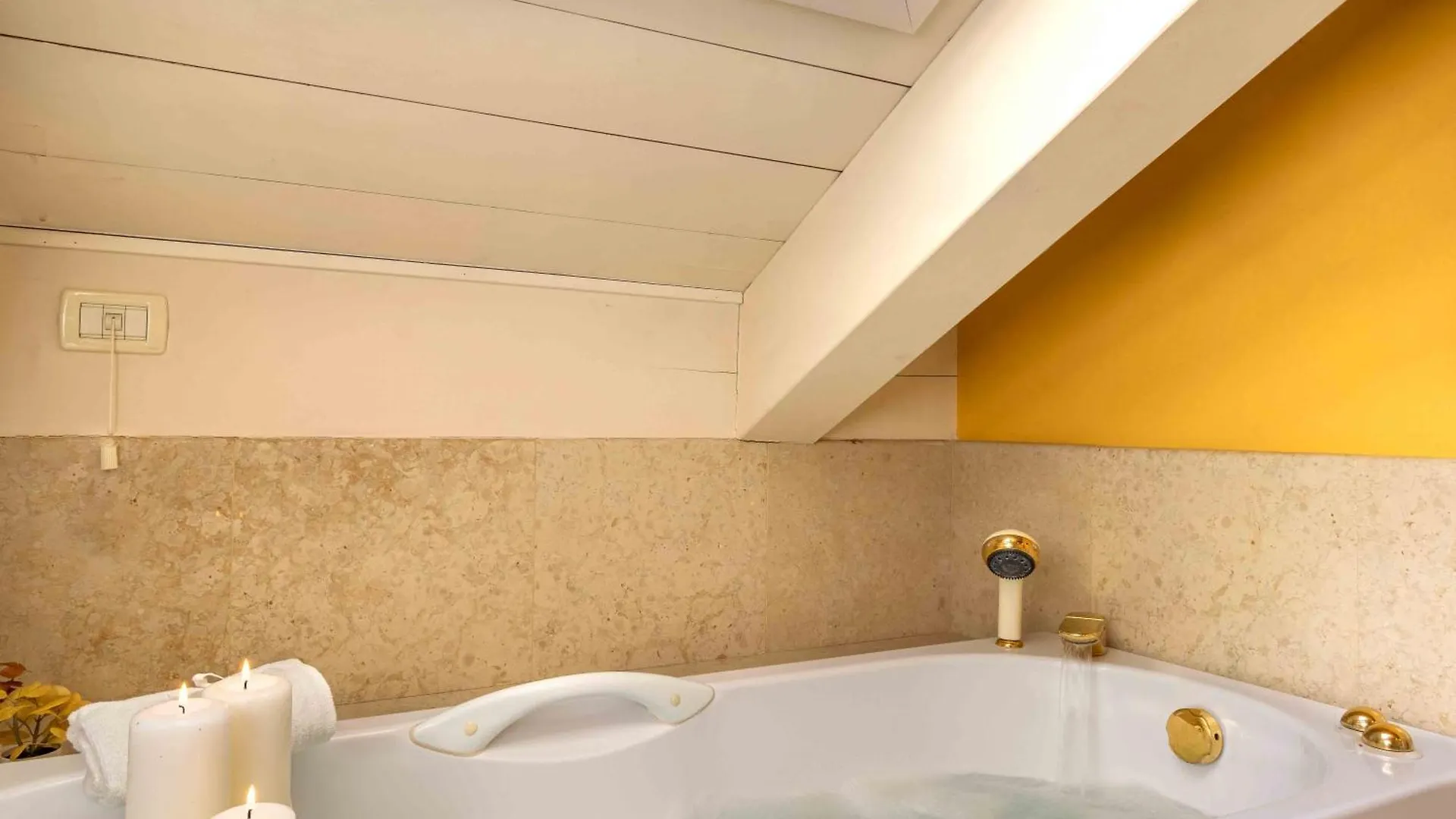 Locami Terraglio Luxury Rooms Бассано-дель-Граппа 0*,  Италия
